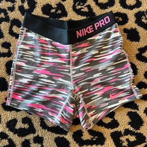 Nike Pro